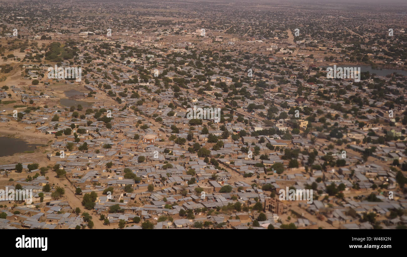 Vue aérienne de NDjamena et Chari ou fleuve Chari, capitale du Tchad Banque D'Images