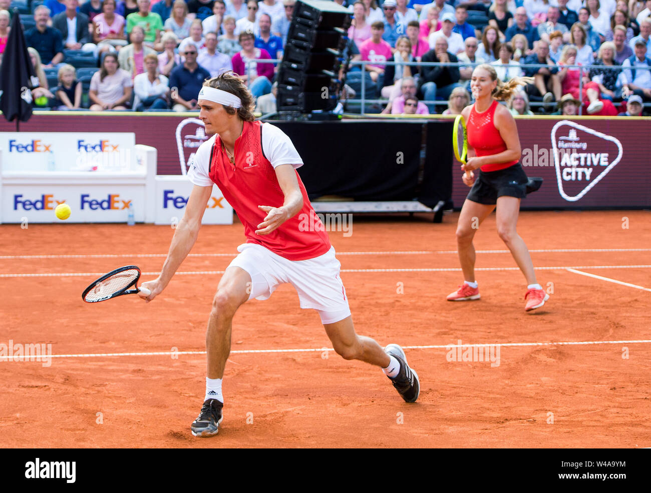 Hambourg, Allemagne. 21 juillet, 2019. Tennis, Hambourg European Open au Rothenbaum stadium, voir : Alexander Zverev de Allemagne joue avec Schett-Eagle Barbara de l'Autriche contre le Chili de Massu et Majoli de Croatie. Crédit : Daniel Bockwoldt/dpa/Alamy Live News Banque D'Images