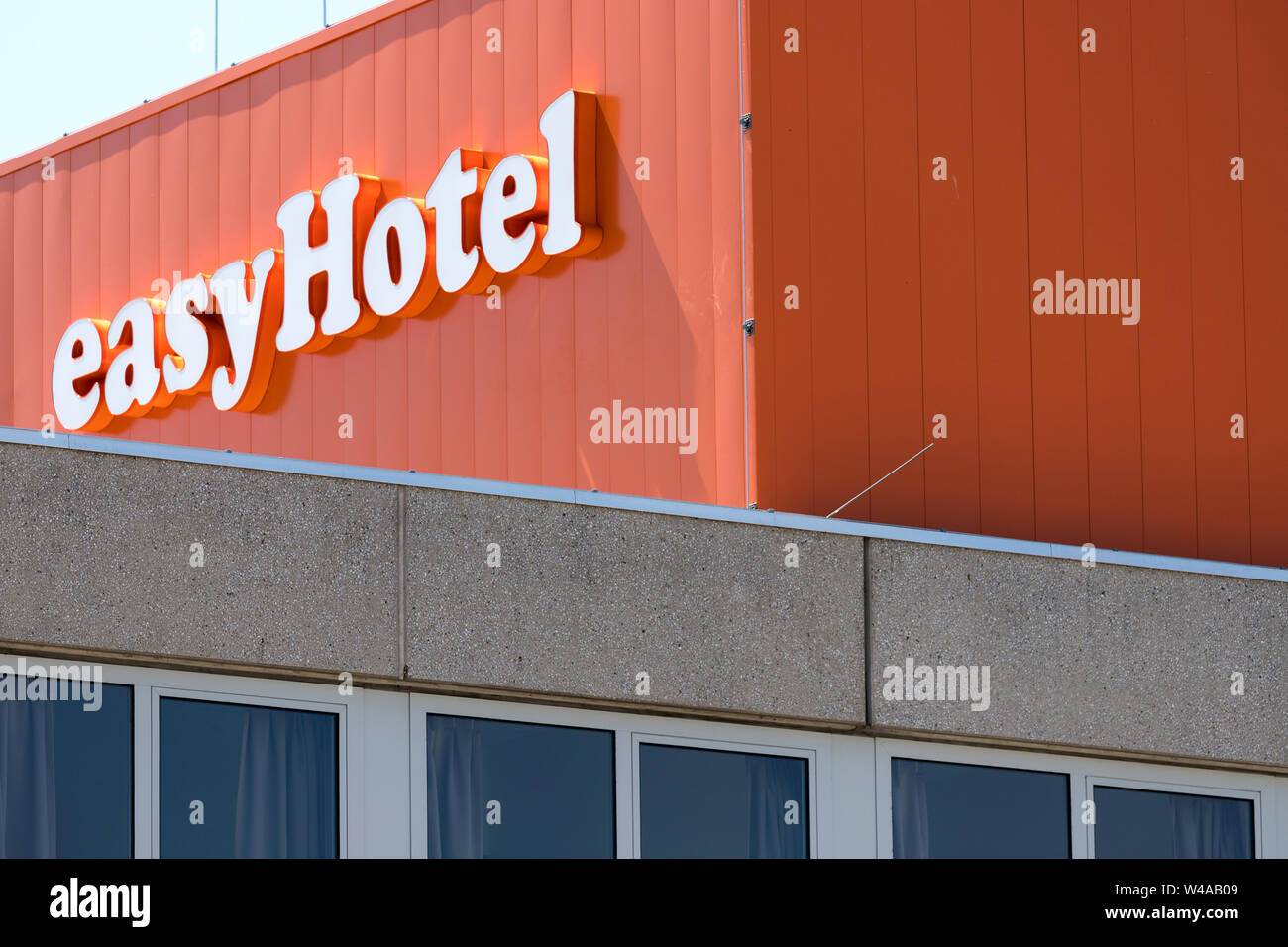 L'easyHotel signe. easyHotel est un super hôtel à la tête de la chaîne en quartiers à Londres et répertoriées sur l'objectif de la Bourse de Londres. Banque D'Images