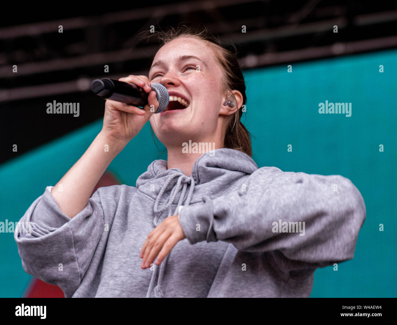 Chanteuse norvégienne Sigrid jouer live à la latitude Festival, Henham Park, Suffolk, UK, 21 juillet 2019 Banque D'Images