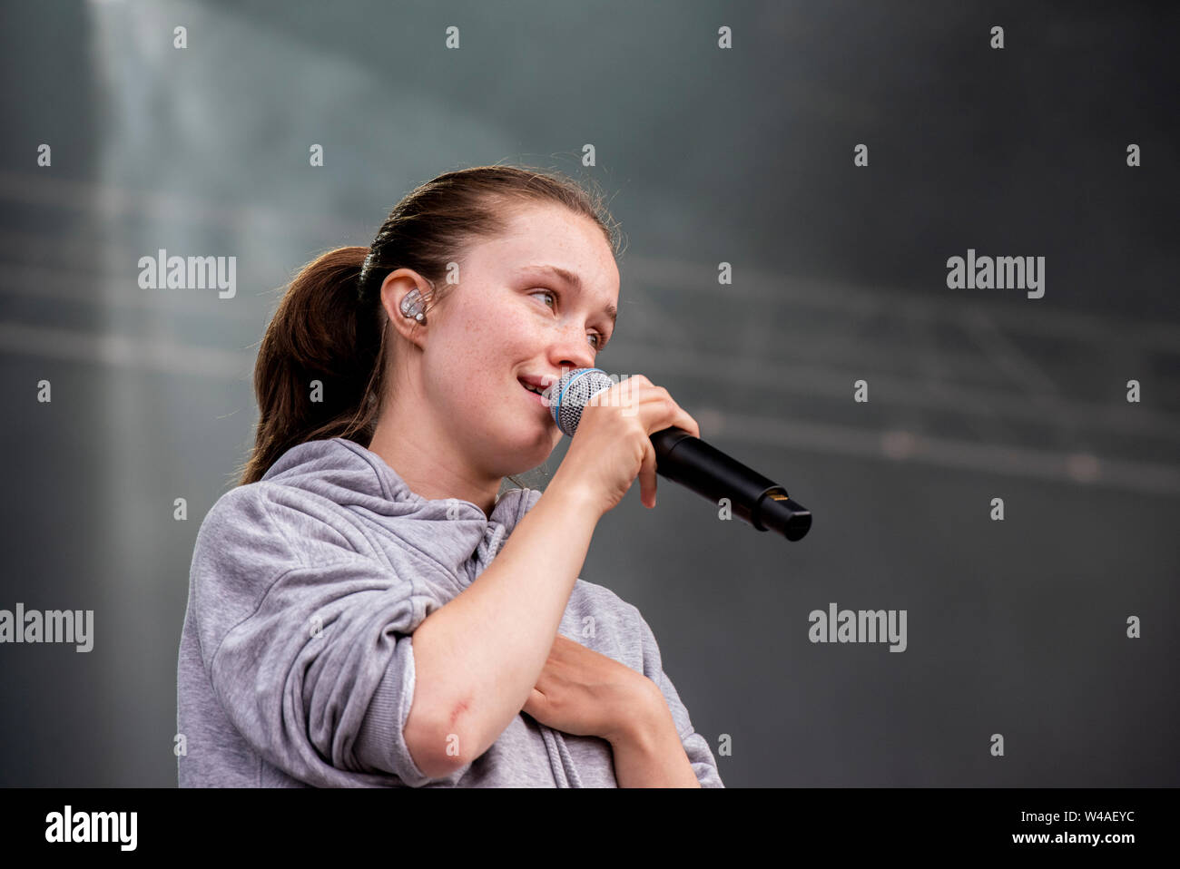 Chanteuse norvégienne Sigrid jouer live à la latitude Festival, Henham Park, Suffolk, UK, 21 juillet 2019 Banque D'Images