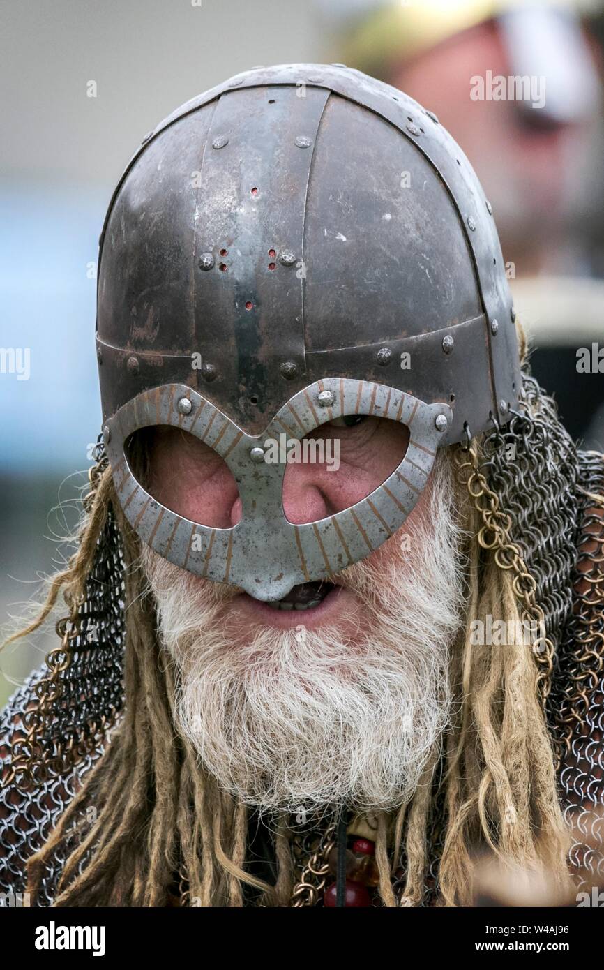 Heysham, Lancashire. 21 juillet 2019. Le Festival Viking fantastique avec une histoire vivante campement, parade, de reconstitution, exposition d'armes, de l'artisanat et la lutte contre la concurrence revient pour la quatrième année à Half Moon Bay, sur le front de Heysham dans le Lancashire. Credit : Cernan Elias/Alamy Live News Banque D'Images