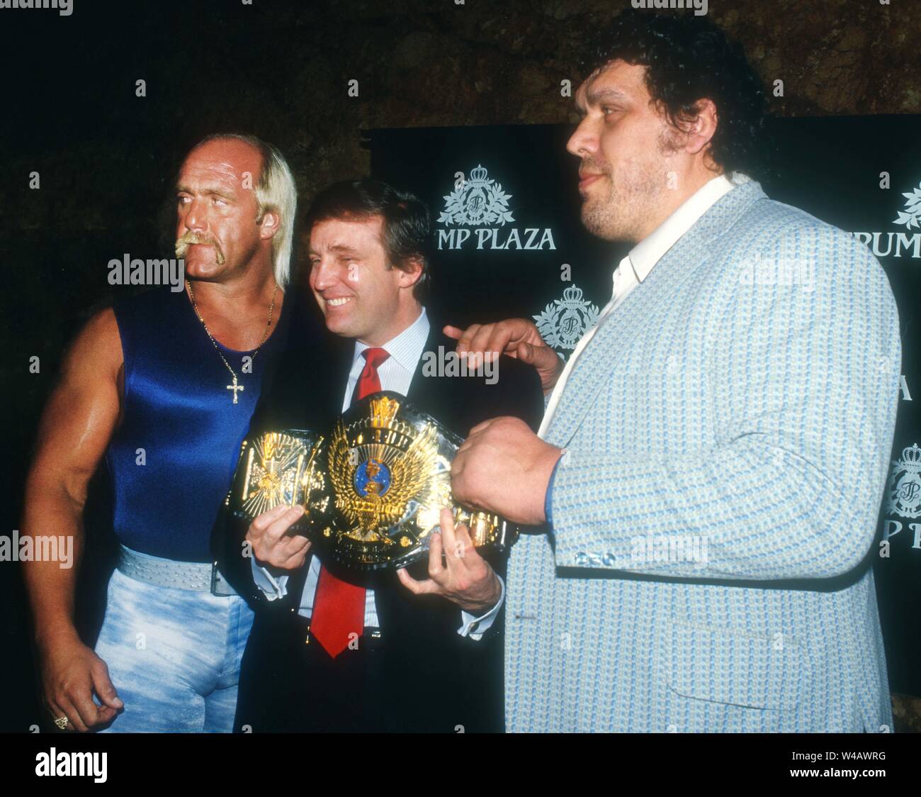 Hulk Hogan, Donald Trump André le Géant 1987 Photo de John Barrett/CelebrityArchaeology.com http://CelebrityArchaeology.com Banque D'Images