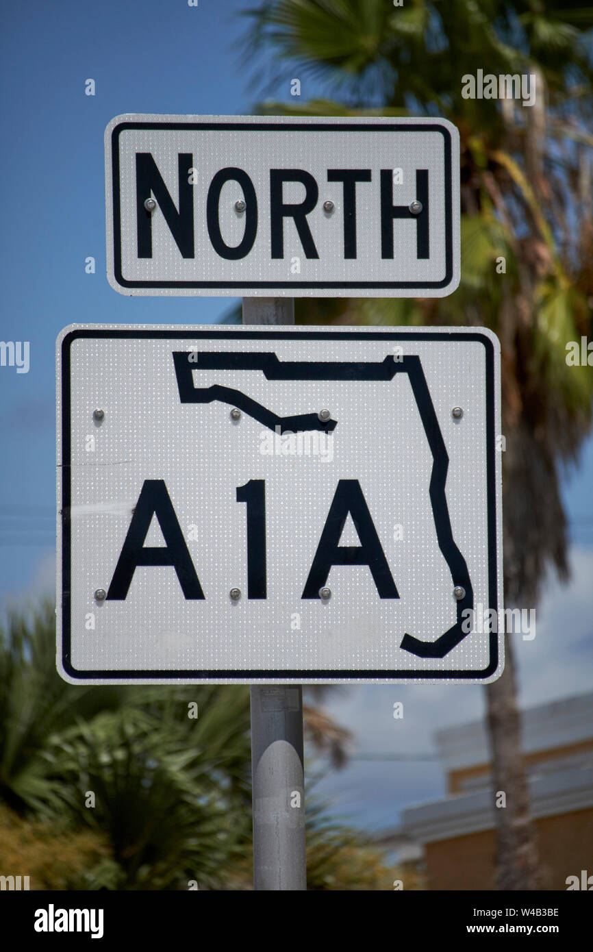 En direction nord sur l'a1a l'autoroute côtière près de St Augustine en Floride US USA Banque D'Images