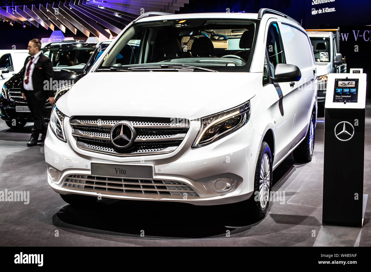 Bruxelles, Belgique, Jan 2019 : Mercedes Vito, Brussels Motor Show, produit par Mercedes Benz, véhicule utilitaire léger comme cargo van, camion Banque D'Images