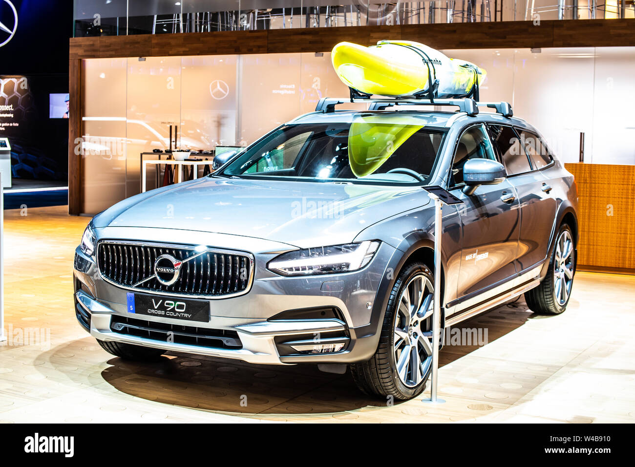 Bruxelles, Jan 2019 : Volvo V90 Cross Country station wagon, de l'Automobile de Bruxelles, SPA, la plate-forme immobilier exécutif fabriqué par le suédois Volvo Cars Banque D'Images