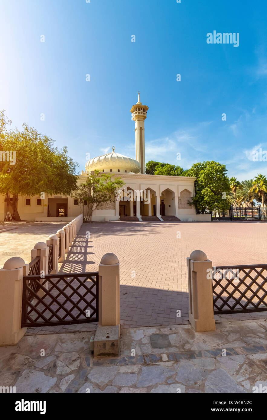 Dubaï, Émirats arabes unis - 30 novembre 2018 : Al Farooq mosquée. Situé à Al Fahidi Quartier historique (Al Bastakiya) Banque D'Images