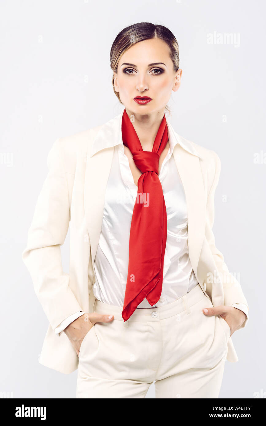 Modèle élégant et coûteux costume blanc Banque D'Images