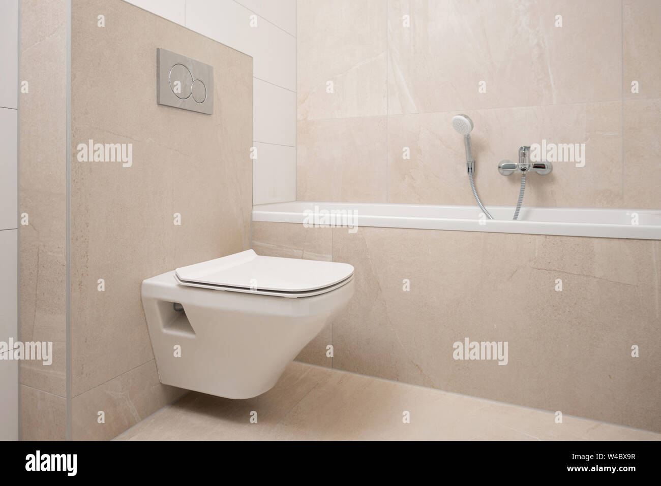 Intérieur d'une petite salle de bains dans maison contemporaine Banque D'Images