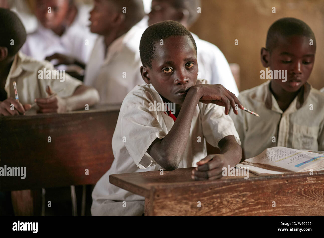 Les enfants africains à l'école Banque D'Images