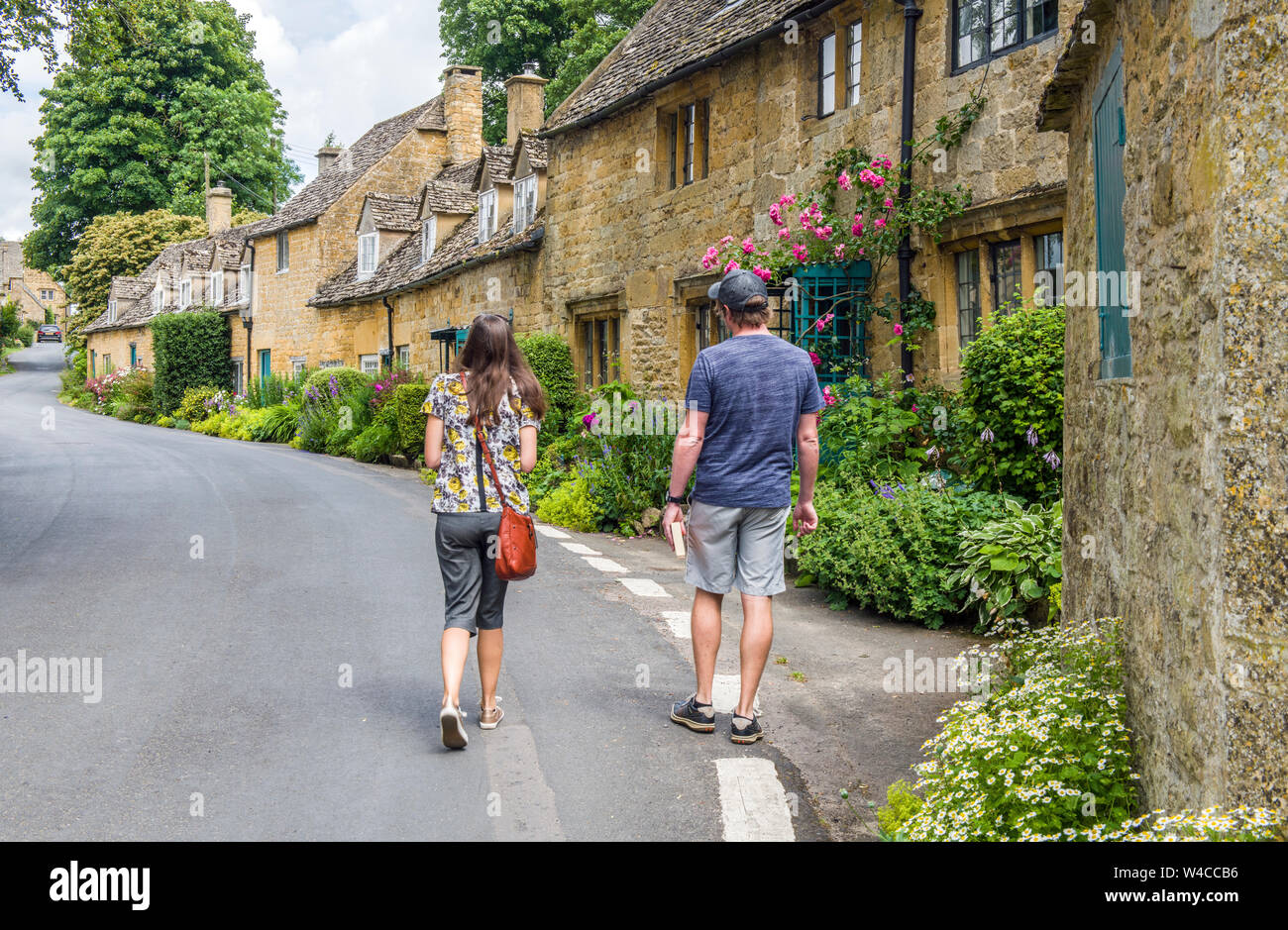 Cotswold Cottages dans le village de Snowshill dans les collines de Cotswold Outstandin - une zone de beauté naturelle dans le centre sud et le sud-ouest de l'Angleterre Banque D'Images