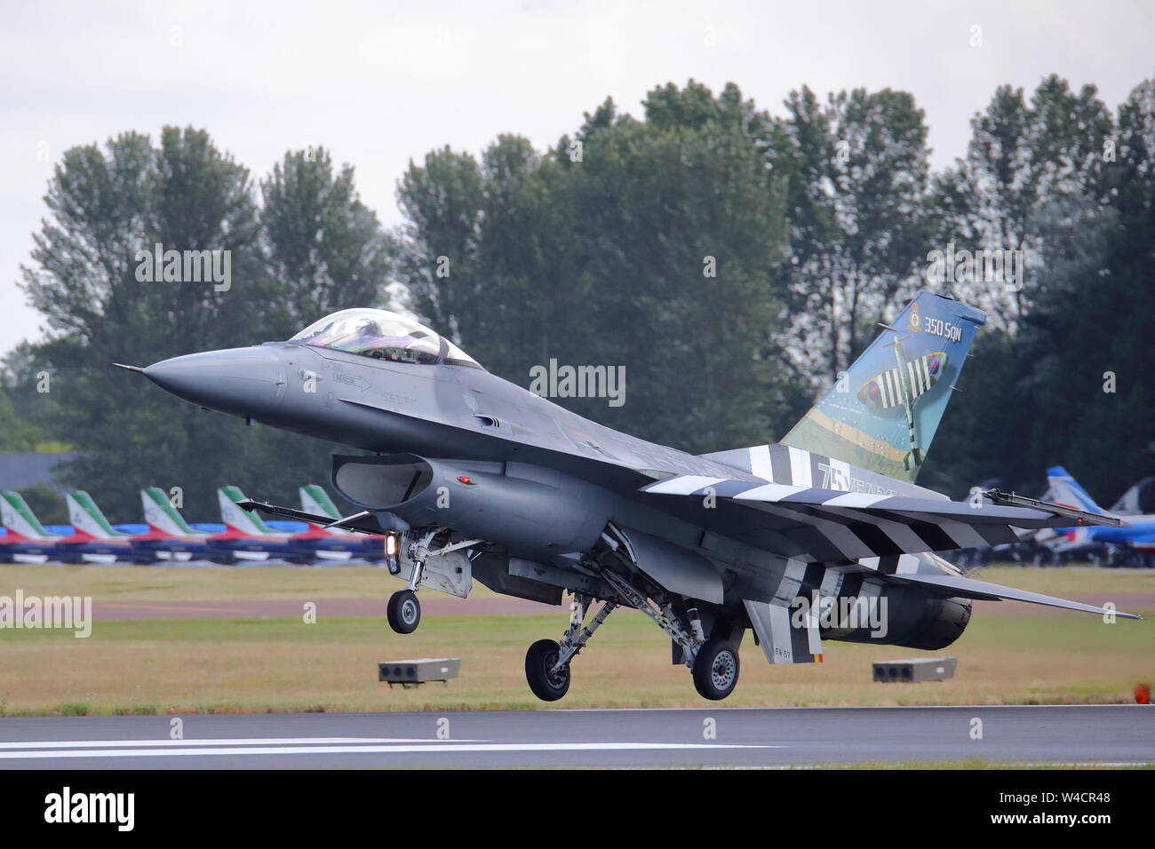 General Dynamics F-16 belge en couleurs D-Day landing au Royal International Air Tattoo à Fairford RIAT 2019 RAF, Gloucestershire, Royaume-Uni Banque D'Images