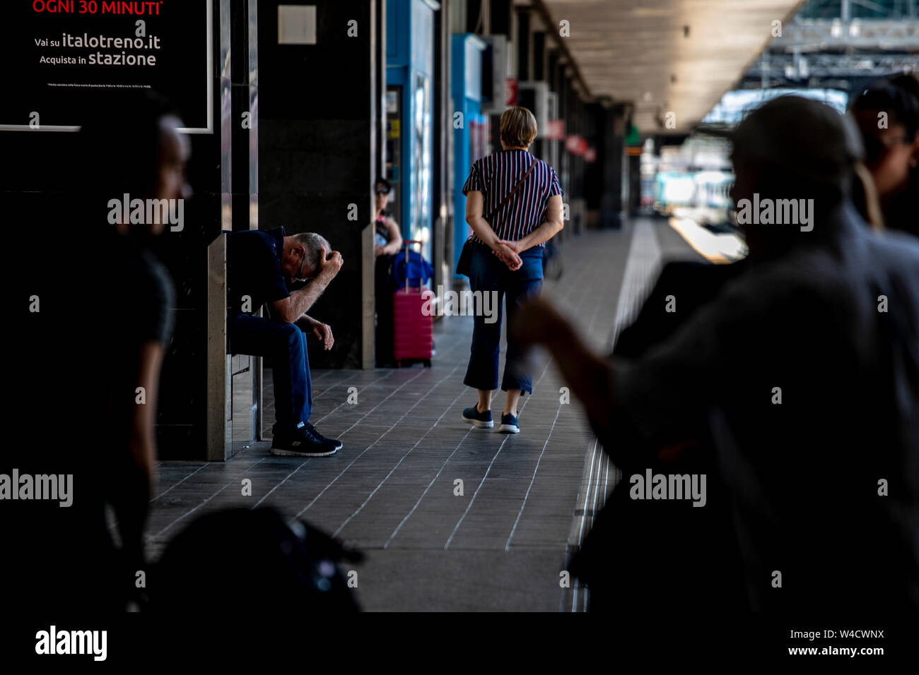 Roma, Italia. 22 juillet, 2019. Foto Carlo Lannutti/LaPresseRoma : 22-07-2019 Cronaca. Stazione Termini disagi ritardi e per l'incendio doloso alla stazione di Firenze Rovezzano Nella foto : Passeggeri attesa dei Treni en crédit : LaPresse/Alamy Live News Banque D'Images