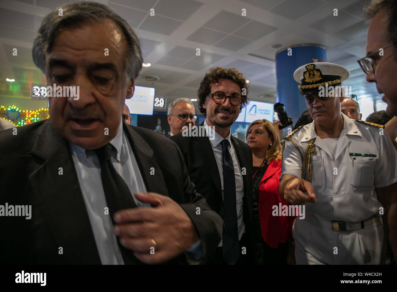 Palerme, Italie. 22 juillet, 2019. L'arrivée du ministre des Transports, Danilo Toninelli à l'aéroport Falcone - Borsellino. Crédit : Antonio Melita/Pacific Press/Alamy Live News Banque D'Images