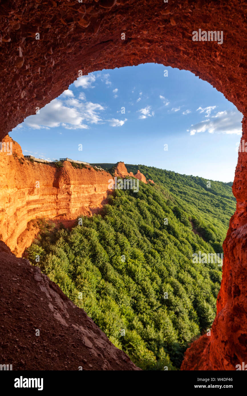 Vue depuis un balcon, Las Médulas, site d'extraction de l'or historique près de la ville de Ponferrada, Leon je Province, Castille, Espagne Banque D'Images