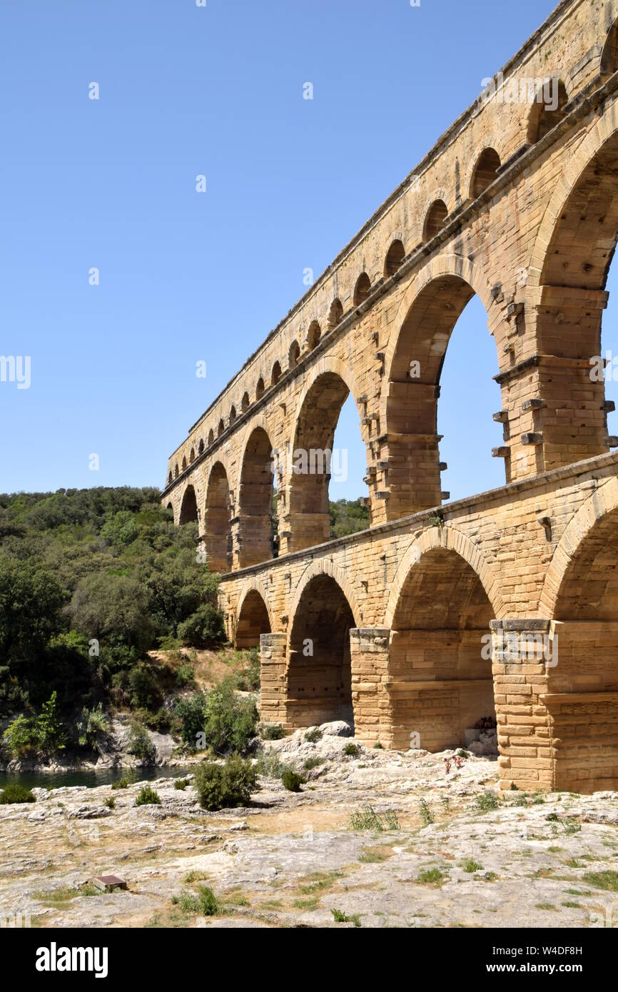 Aqueduc romain ancien Pont du Gard dans le sud de la France Banque D'Images