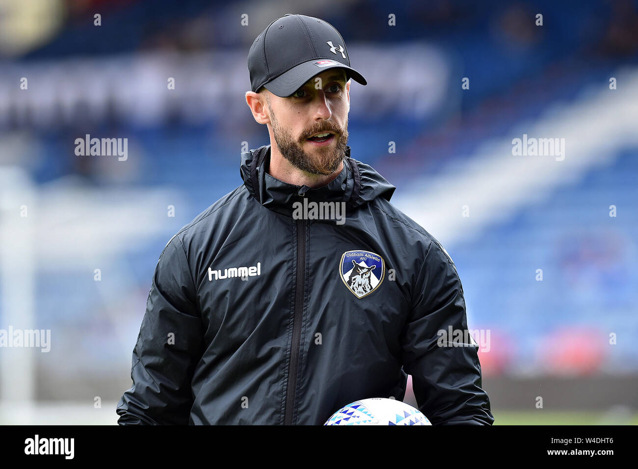 OLDHAM, Angleterre 20 juillet Oldham's préparateur physique Stuart Vance au cours l'avant-saison match amical entre et Rochdale Oldham Athletic à Boundary Park, Oldham le samedi 20 juillet 2019. (Crédit : Eddie Garvey | MI News) Banque D'Images