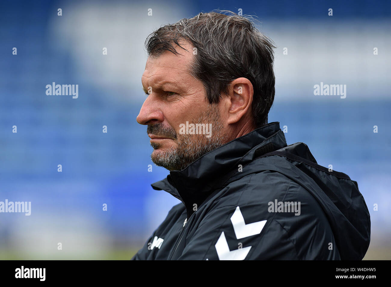 OLDHAM, Angleterre 20 juillet nouveau patron Laurent Banide Oldham lors de la pré-saison match amical entre et Rochdale Oldham Athletic à Boundary Park, Oldham le samedi 20 juillet 2019. (Crédit : Eddie Garvey | MI News) Banque D'Images