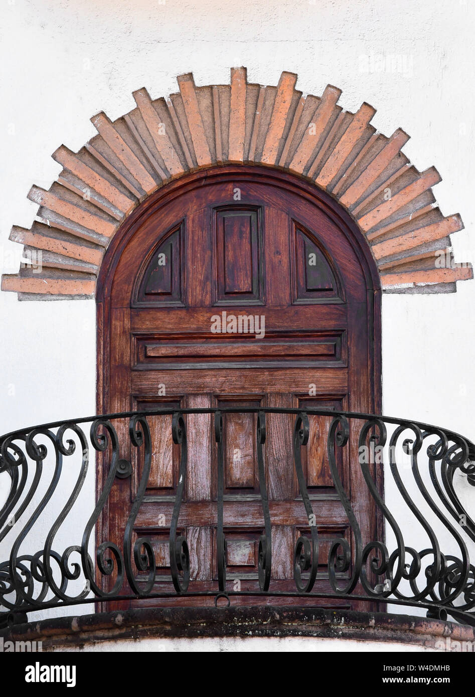 La porte du balcon de style mexicain Banque D'Images