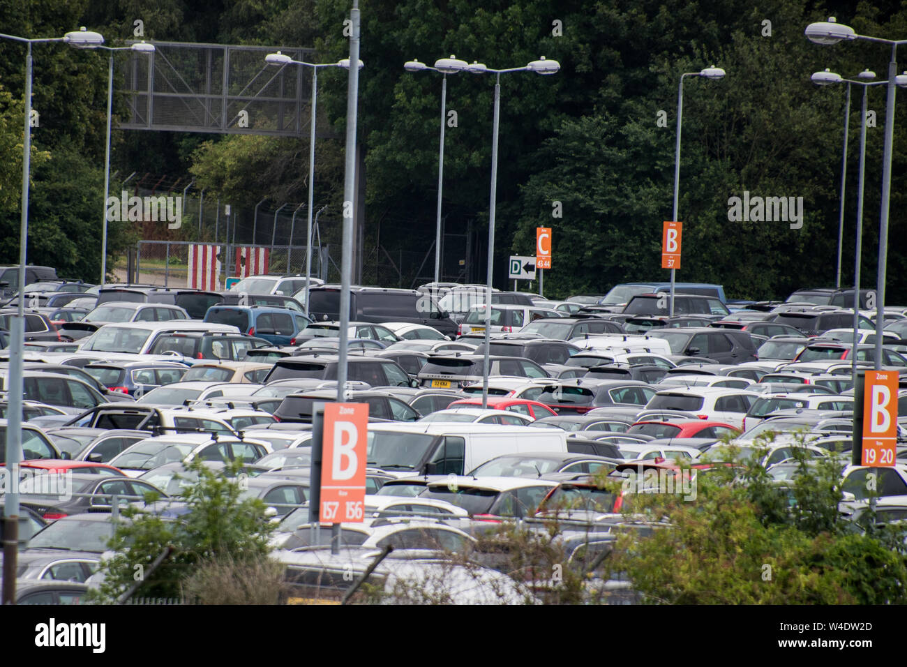 L'aéroport de Gatwick parking long séjour Banque D'Images