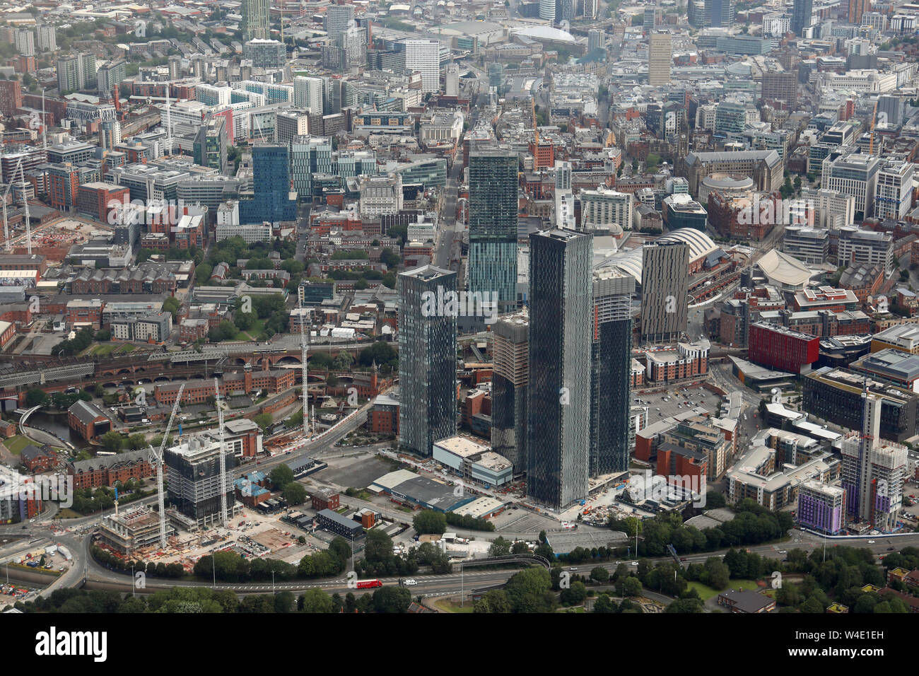 Vue aérienne du centre-ville de Manchester avec Deansgate Square, ou Owen Street Skyscrapers développement, proéminent Banque D'Images