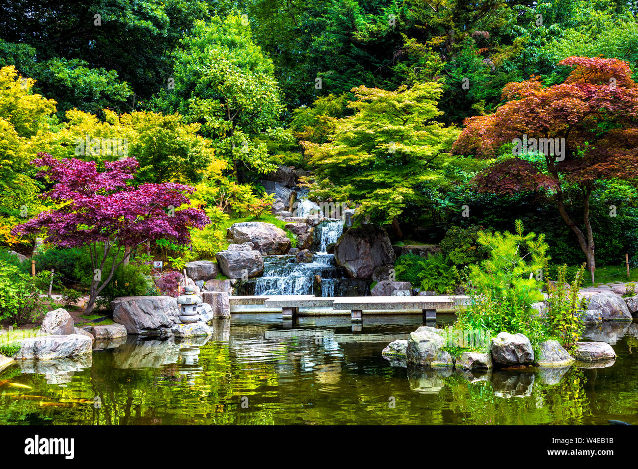 Jardin de Kyoto, Holland Park, London, UK Banque D'Images