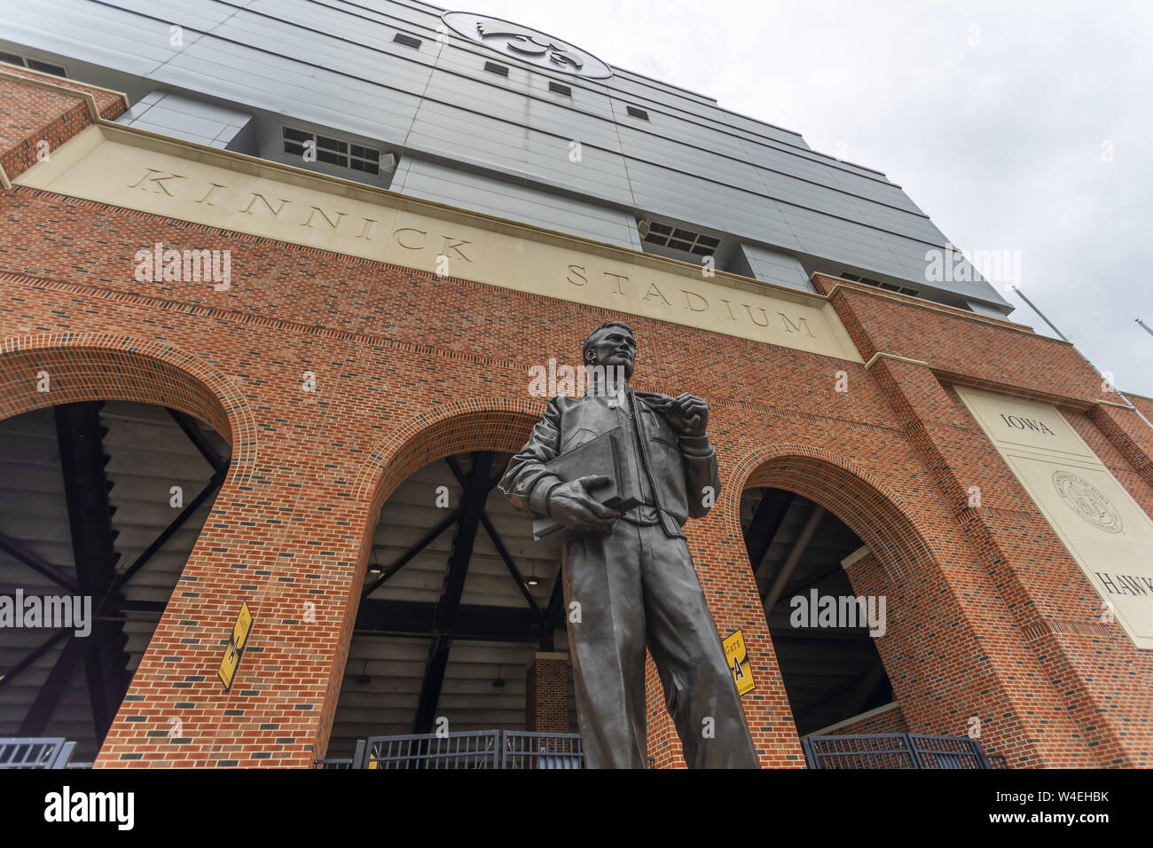 Iowa City, Iowa, États-Unis. 21 juillet, 2019. Statue de Nile Kinnick Clarke Jr., qui était étudiant et un joueur de football collégial à l'Université de l'Iowa. Il a remporté le trophée Heisman en 1939 et mort au cours tout en servant d'aviateur naval durant la Seconde Guerre mondiale. (Crédit Image : © Walter G Arce Sr meule Medi/ASP) Banque D'Images