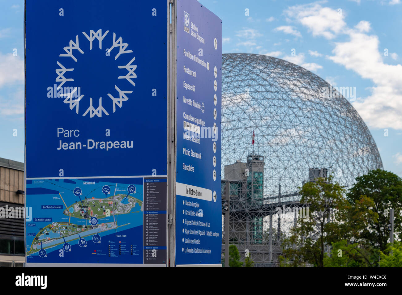 Montréal, Canada - 21 juillet 2019 - La Biosphère et Parc Jean Drapeau et signer la carte Banque D'Images