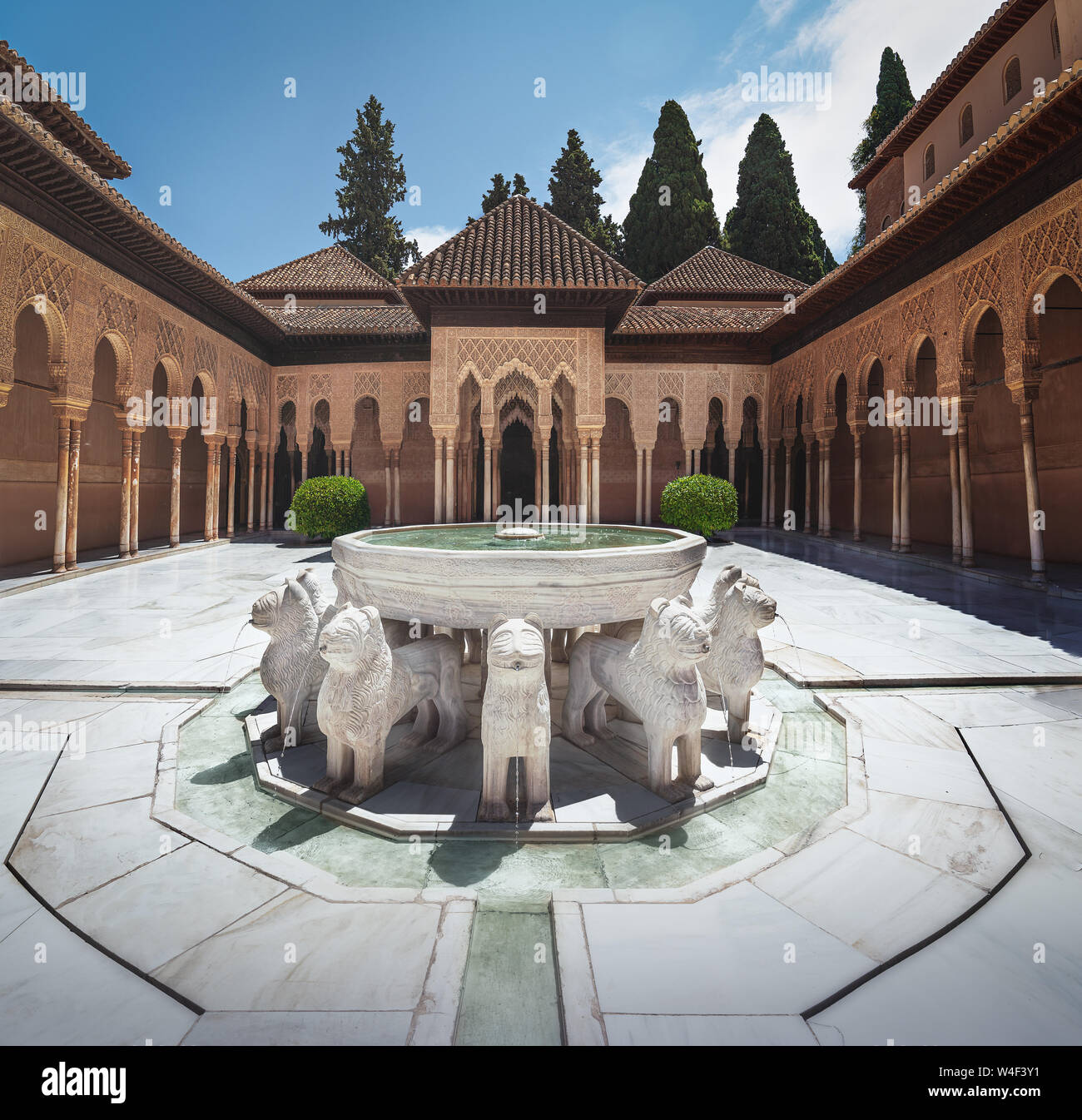 Cout des Lions dans les Palais Nasrides de l'Alhambra - Grenade, Andalousie, Espagne Banque D'Images