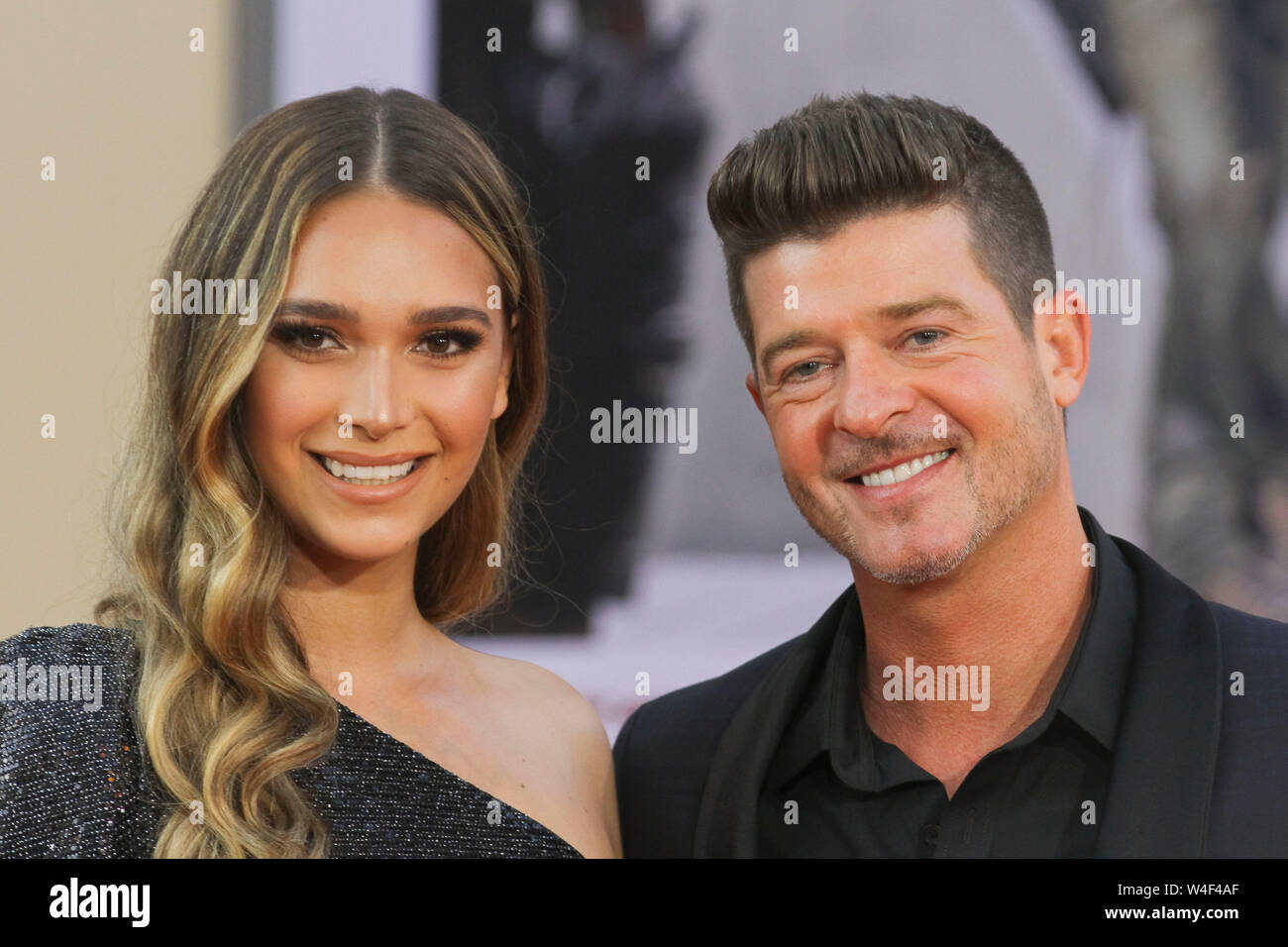 Los Angeles, USA. 22 juillet, 2019. Amour avril Geary, Robin Thicke sur Sony Pictures' 'Il était une fois.à Hollywood' Première mondiale tenue au Théâtre chinois de Grauman, Los Angeles, USA, le 22 juillet 2019. Crédit photo : Joseph Martinez/PictureLux Tous Droits Réservés Crédit : PictureLux/l'Archive/Alamy Hollywood Live News Banque D'Images