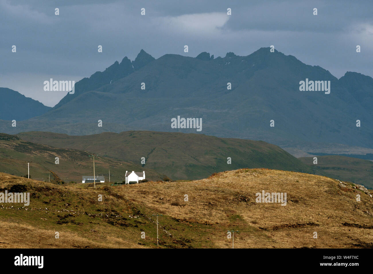 En regardant vers la chaîne de montagnes Cuillin;skye;Ecosse Banque D'Images