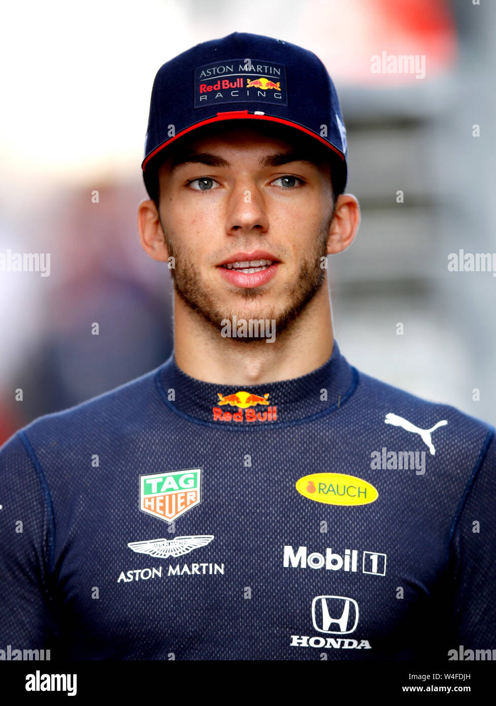 Pierre Gasly (Red Bull dans le paddock au cours de la pratique pour le Grand Prix de Grande-Bretagne à Silverstone, Towcester. Banque D'Images