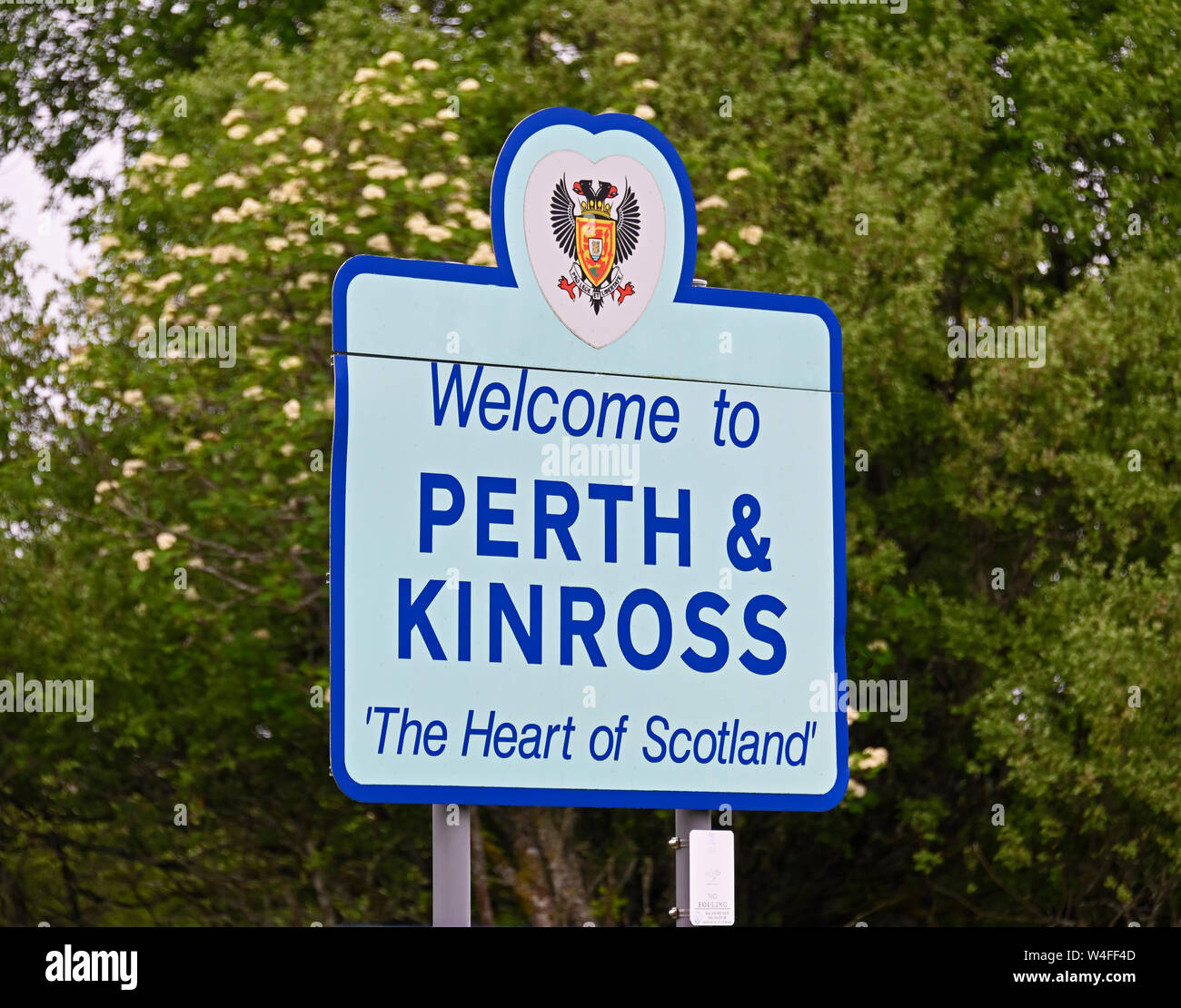 'Bienvenue à Perth et KINROSS', 'le coeur de l'Ecosse', signe. La gare de Rannoch, Perth et Kinross, Ecosse, Royaume-Uni, Europe. Banque D'Images