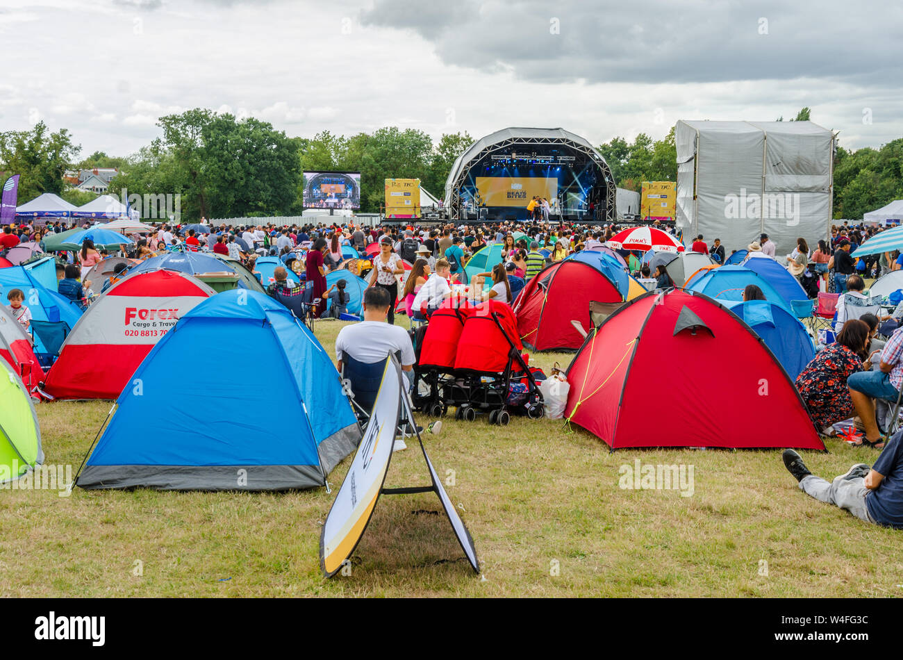 Londres, Royaume-Uni - 21 juillet 2019 : Le Barrio Fiesta 2019 a eu lieu sur les applications Court Farm à Walton-on-Thames. Un festival annuel célébrant une nourriture philippine Banque D'Images