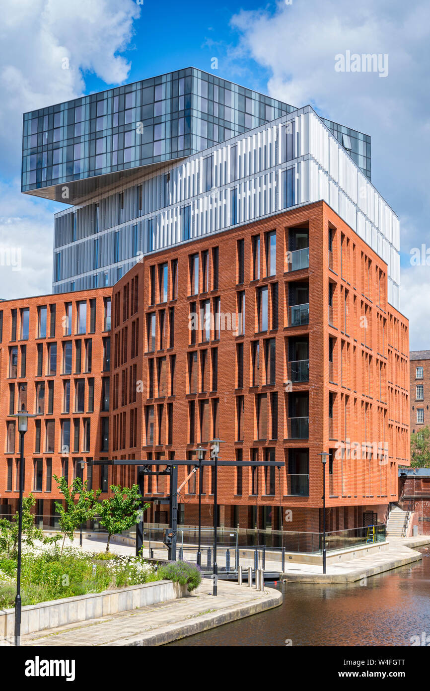 La Burlington House apartment block (SimpsonHough, 2019), bassin de Piccadilly, Manchester, UK Banque D'Images