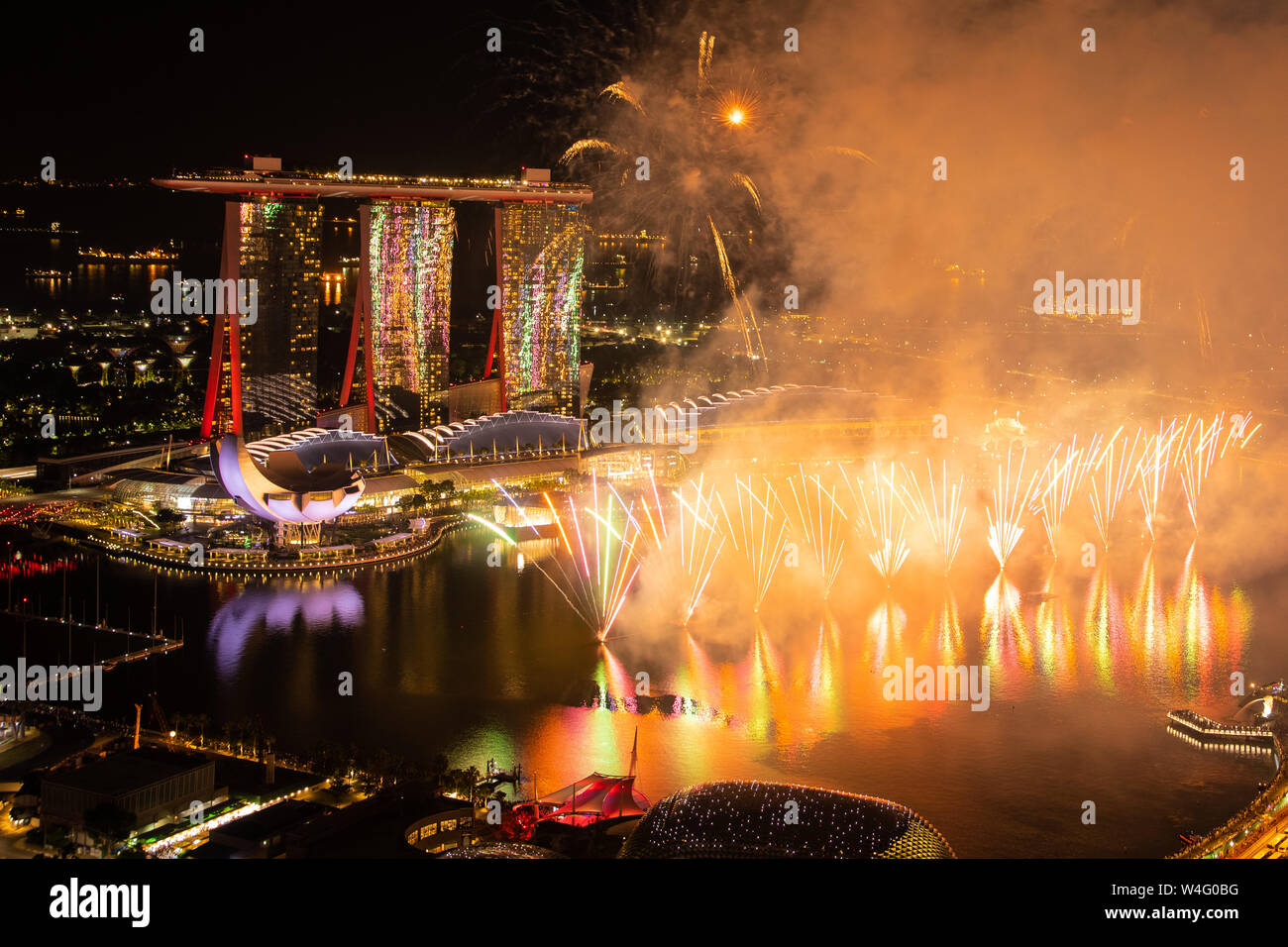 Journée nationale d'artifice au-dessus de Singapour Marina Bay Banque D'Images