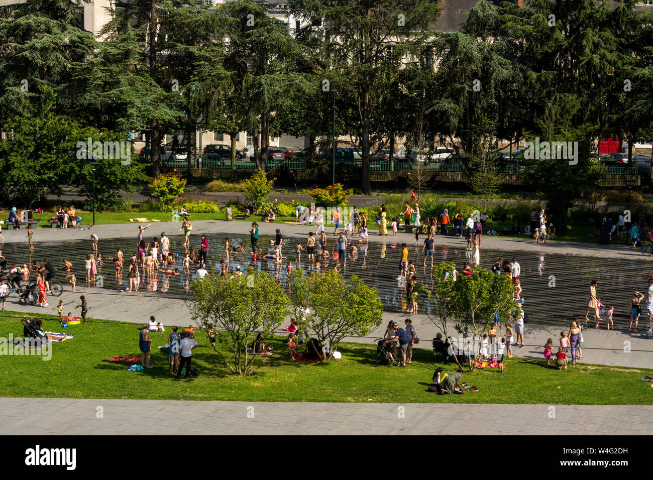 Miroir de l'eau Fontaine à Nantes. Loire Atlantique. Les pays de la Loire. France Banque D'Images