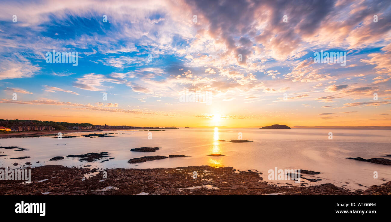 Coucher de soleil sur l'East bay, Firth of Forth, North Berwick, East Lothian, Scotland Banque D'Images