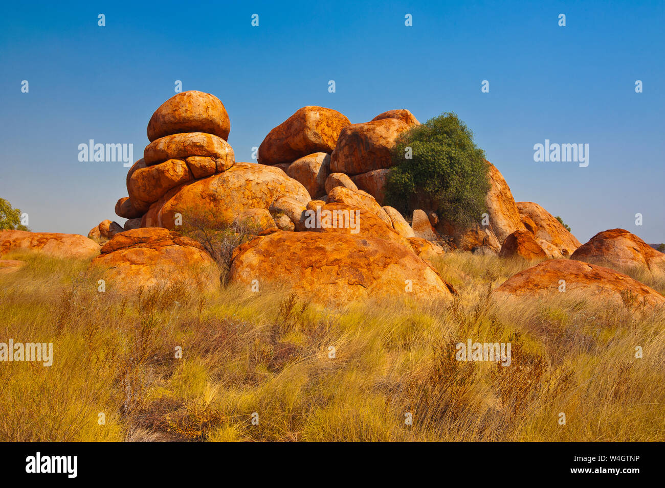 Les rochers de granit dans le Devil's Marbles Conservation reserve, Territoire du Nord, Australie Banque D'Images