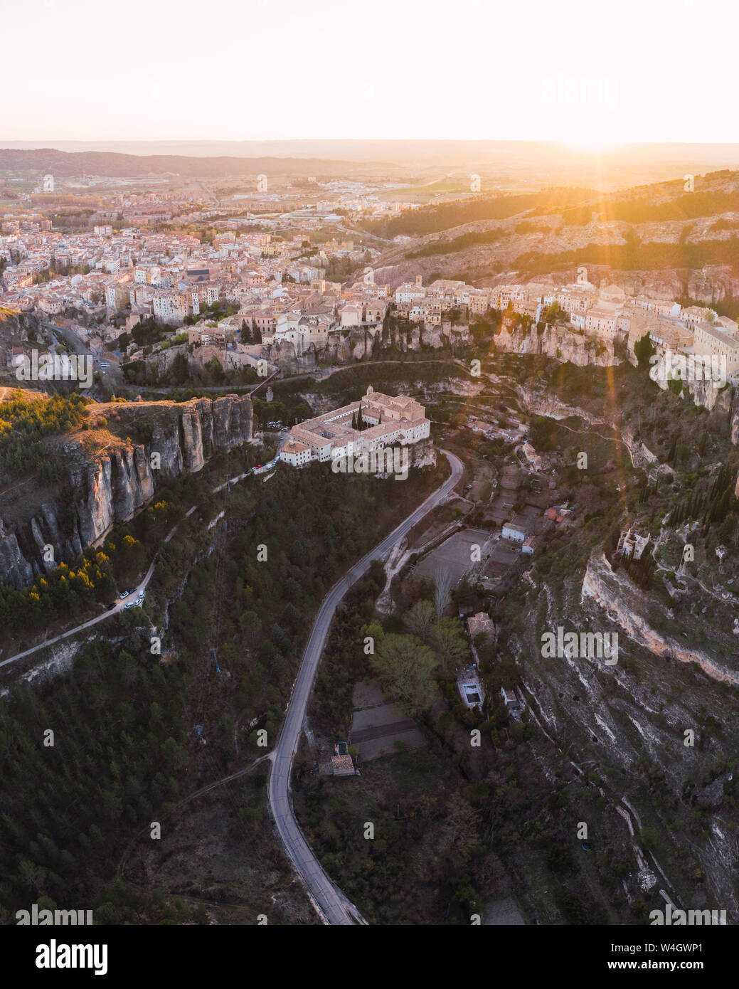 Cuenca au coucher du soleil, Castille-La Manche, Espagne Banque D'Images