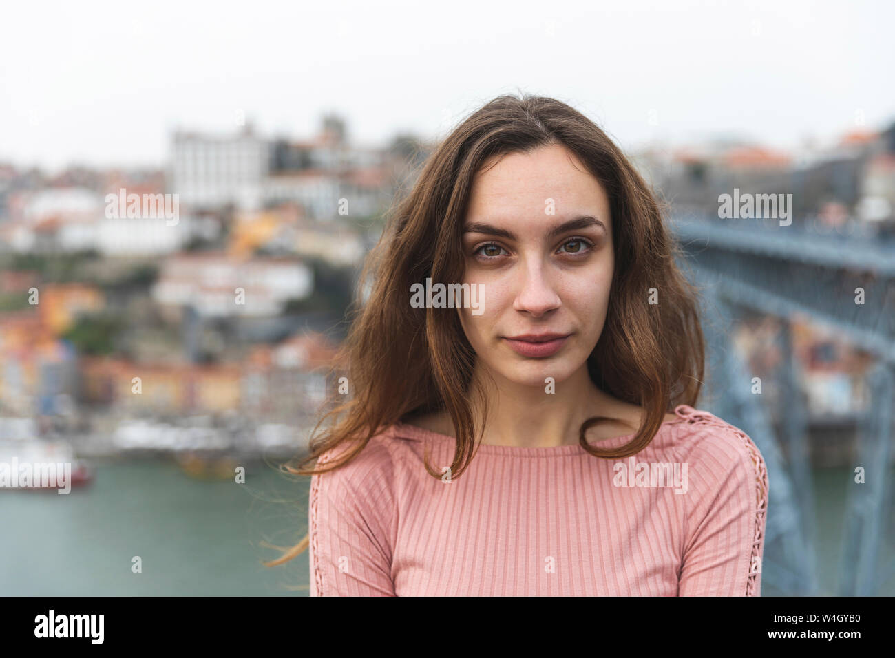 Portrait de jeune femme, Porto, Portugal Banque D'Images