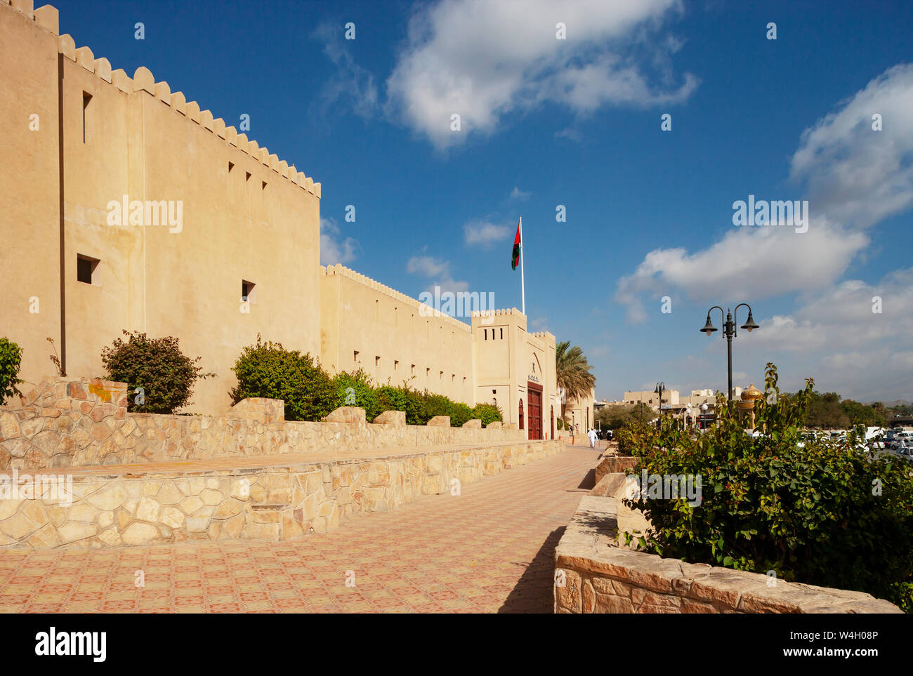 Mur de la ville et entrée au souk, Nizwa, Oman Banque D'Images