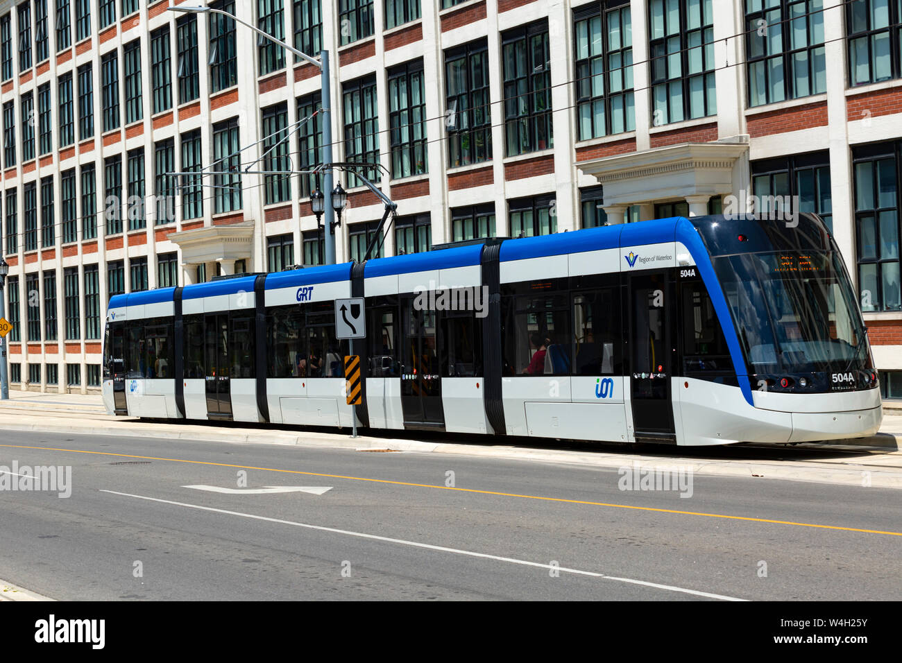 Région de Waterloo Light Rail Transit au King et Francis Street. Kitchener Waterloo Ontario Canada Banque D'Images