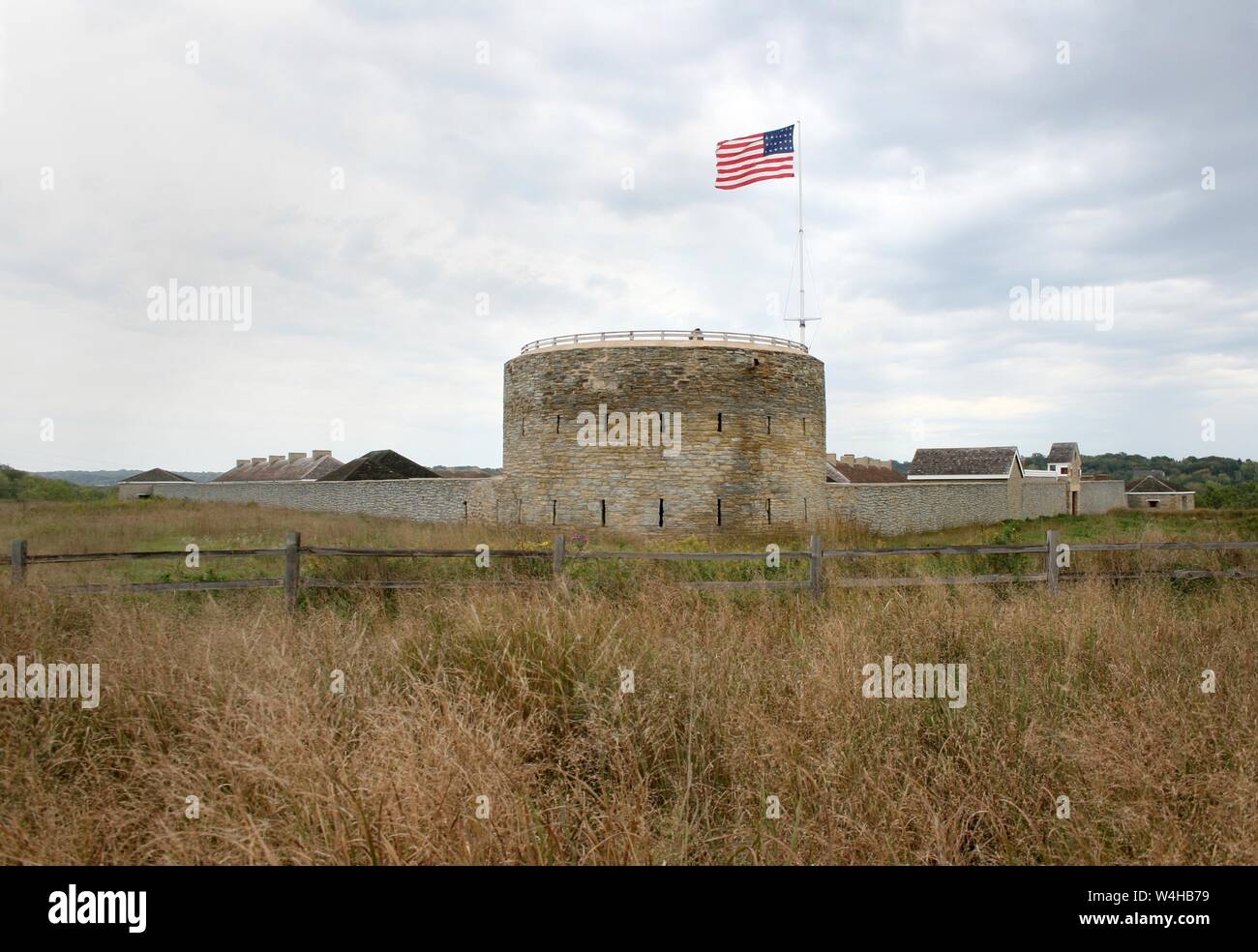 Site historique de Fort Snelling State Park, Minnesota avec le 1822-1836 24 étoiles à voler d'un mât de drapeau Banque D'Images