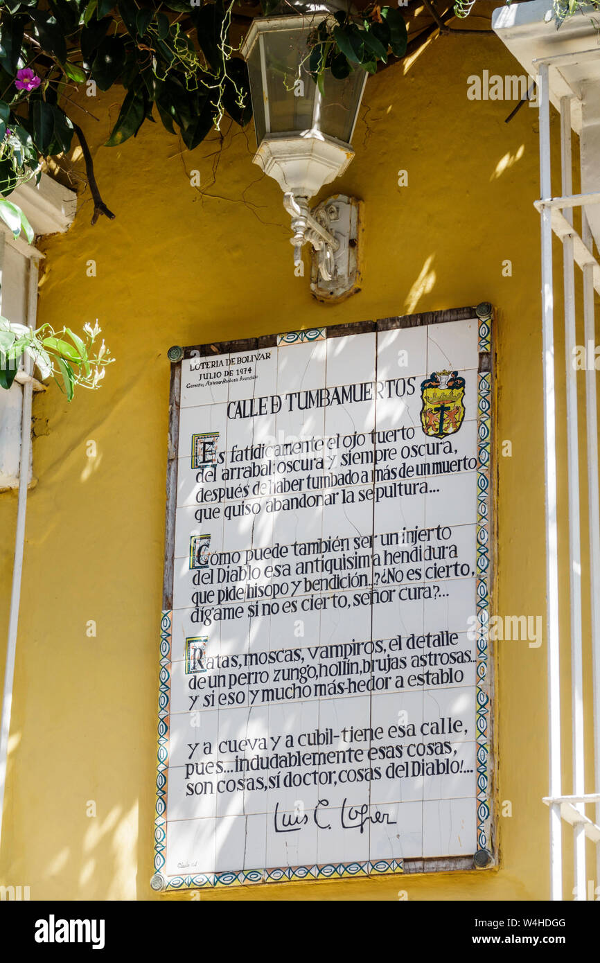 Colombie Carthagène Centre-ville ancien clos Calle Tumbamuertos Luis Carlos Lopez poète natif hommage au marqueur de tuiles visiteurs de visite trave Banque D'Images