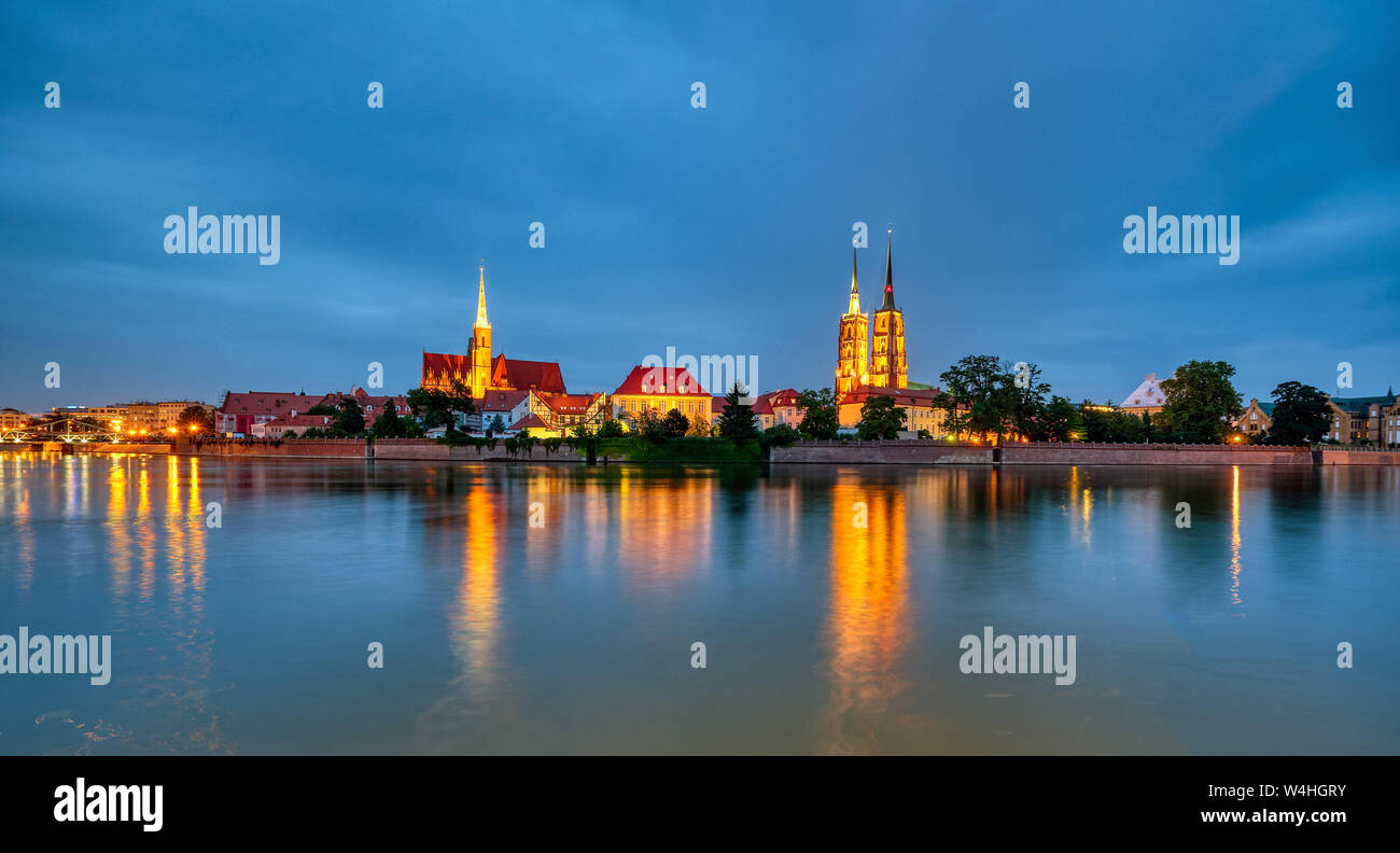 Panorama de l'île de la cathédrale de Wroclaw, Pologne, la nuit Banque D'Images