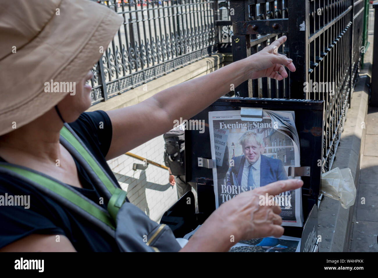 Le jour que le parti conservateur à l'élection de son chef et le premier ministre du pays, Boris Johnson apparaît sur la première page de la London journal The Evening Standard, le 23 juillet 2019, à Westminster, Londres, Angleterre. Banque D'Images