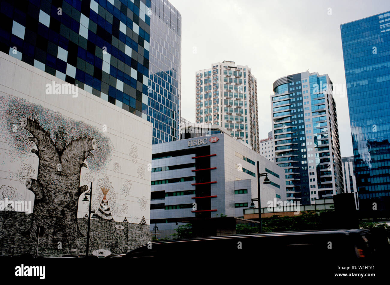 Gratte-ciel de Bonifacio Global City à Manille à Luzon Manille aux Philippines en Asie du Sud-Est Extrême-Orient Banque D'Images