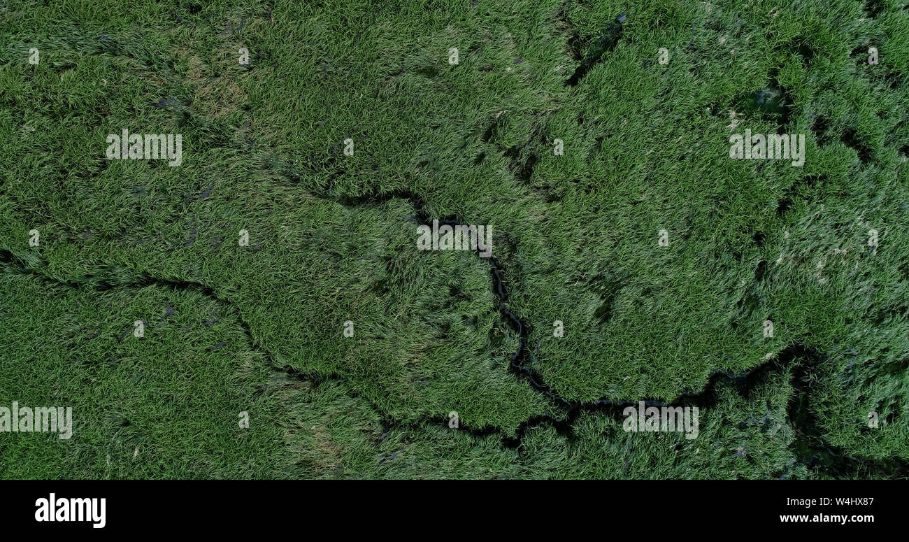 Creek, les vasières et marais se prolonge dans un estuaire de la rivière dans le sud de l'Angleterre. Drone abattu Banque D'Images