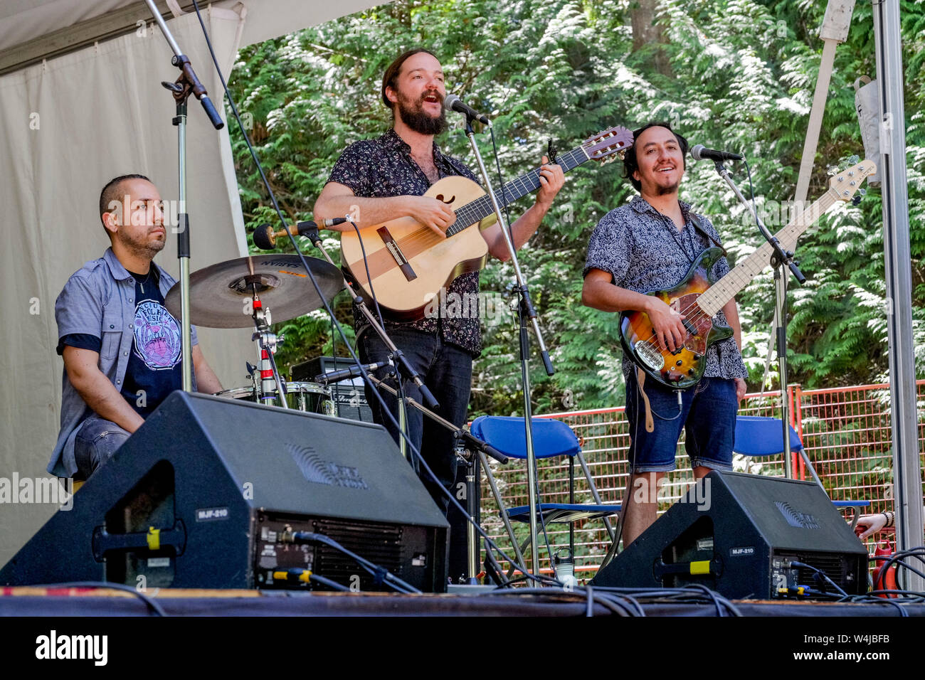 Nano Stern Trio, Vancouver Folk Music Festival, Vancouver, British Columbia, Canada Banque D'Images